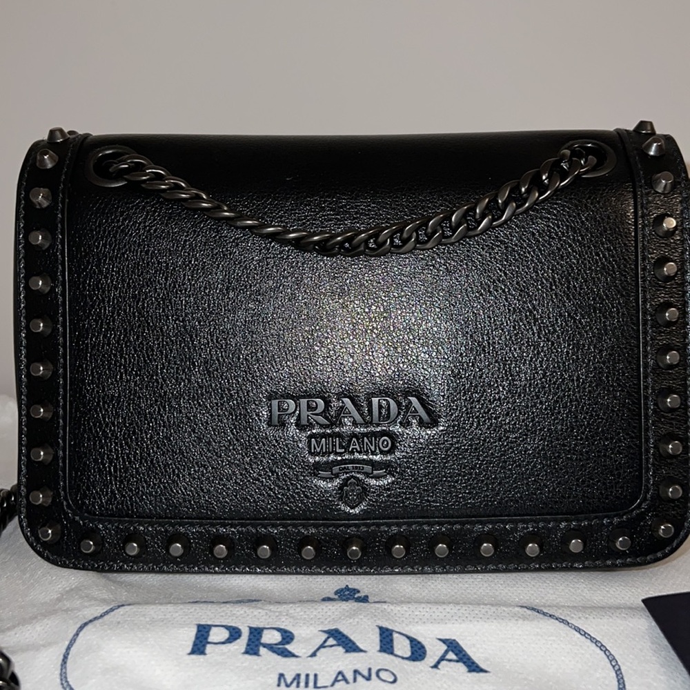 Leather Prada bag in very good condition
